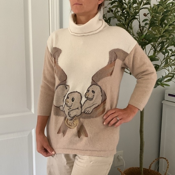 Iceberg History Sweater size M two‎ tones seals 🦭 - Picture 1 of 16